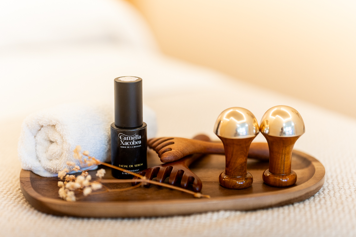 Set de herramientas para masaje facial con Camelia Xacobea